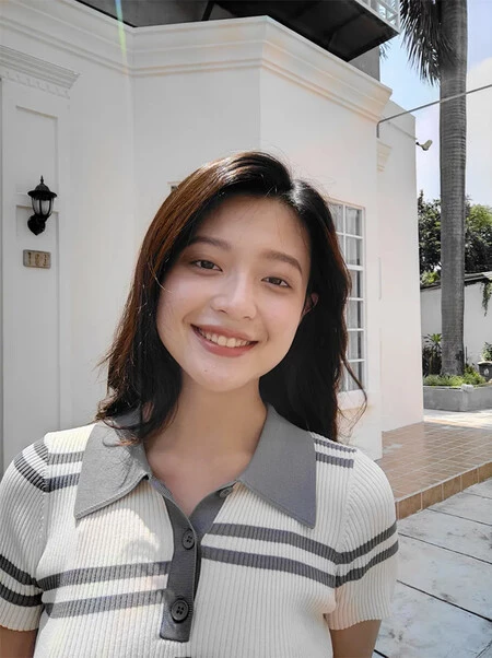 OPPO の画面の下にあるカメラで撮影した写真