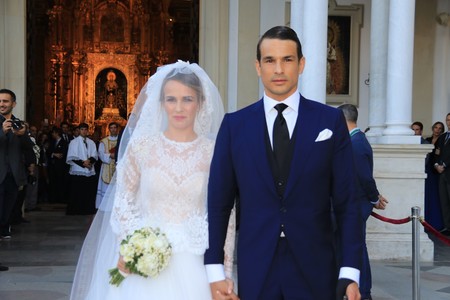 El torero José María Manzanares ejerce de hermano de la novia luciendo el chaqué perfecto