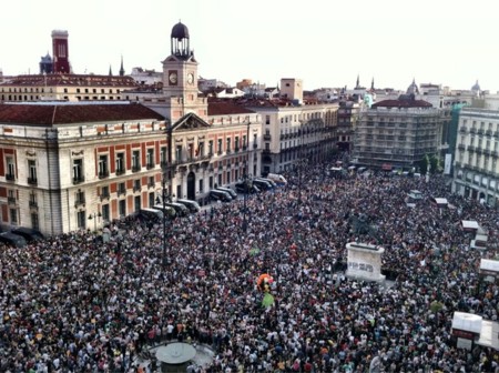 Los españoles simpatizan con el 15-M y desconfían de Rajoy (y Rubalcaba)