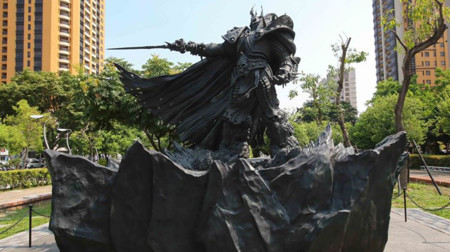 Blizzard celebra sus 25 años erigiendo esta colosal estatua de bronce en Taiwán