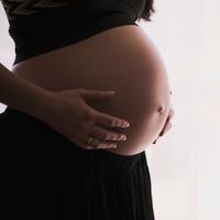 Risco de aborto espontâneo no trabalho pode aumentar significativamente com essas 3 simples atitudes — a terceira é impensável 