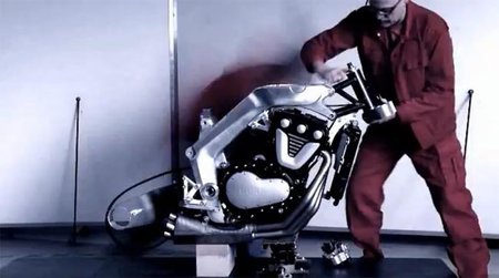 Construimos una Horex VR6 en 46 segundos