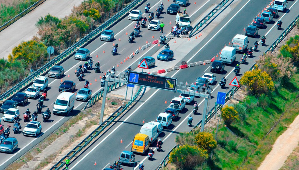 Las peores horas para viajar este puente de mayo: dónde se esperan más atascos y las medidas que prepara la DGT 