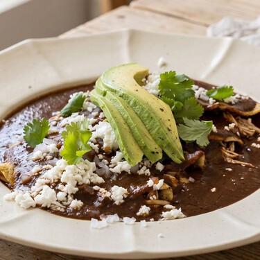 Cómo hacer enmoladas de plátano macho con pollo: el desayuno ideal para el fin de semana 