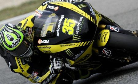 Cal Crutchlow acción frontal