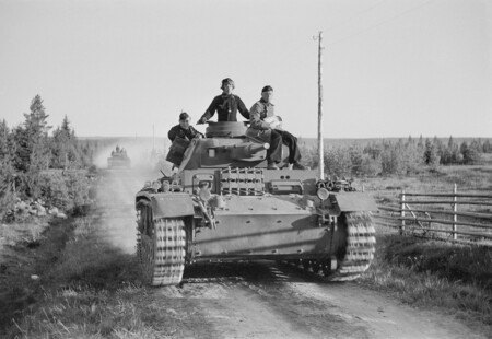 German Tanks Of Panzerabteilung 40 Advancing Towards The Frontline At Vasonvaara