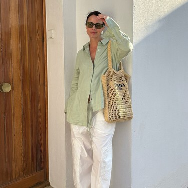 Las nuevas Converse color lima ácida y estética retro noventera que mejor quedan con vestidos de verano