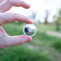 Amazon rebaja a casi precio mínimo el AirTag de Apple para que no pierdas tu equipaje este verano 