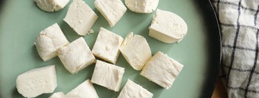 Cómo hacer paneer en casa: receta fácil del queso fresco indio que solo tiene dos ingredientes