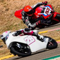Marc Márquez tiene un pupilo. Se llama Máximo Quiles, es campeón de España y ya hacen tandas juntos en MotorLand 