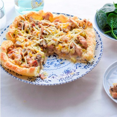 Este pastel de hojaldre es la receta fácil que puede dar de comer a toda tu familia sin dejarte una pasta