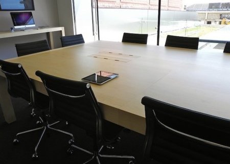 Los clientes sólo vemos parte de la tienda: Las salas de conferencias de las Apple Store