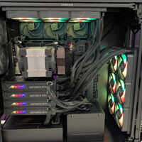 Un jugador montó cuatro RTX 5090 en su ordenador por el precio de un Tesla, pero su plan no tenía nada que ver con jugar