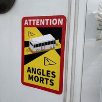 Alpes, Bretaña, Normandía... Hay muchísimos sitios que conocer en Francia en con una camper, pero te puede salir muy caro por culpa de una pegatina