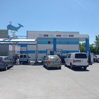 Las grandes gasolineras quieren neutralizar a las 'low cost': Cepsa compra Ballenoil