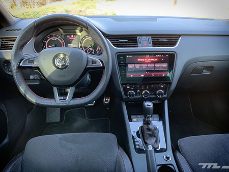 Skoda Octavia Combi RS 245 interior