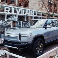 Amazon pone los ojos en los vehículos eléctricos de Rivian y lidera una ronda de financiación de 700 millones