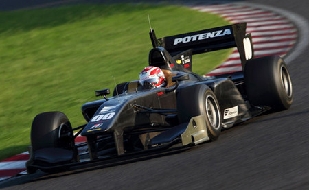 El Dallara SF14 completa las primeras pruebas de Suzuka con un ritmo más lento del esperado