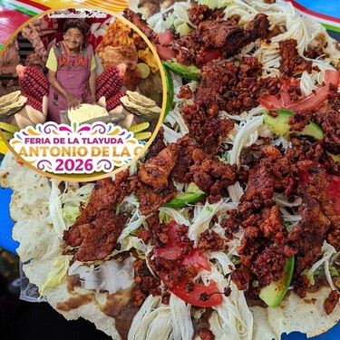Con Tasajo, cecina o costilla: la Feria de la Tlayuda llega a un pueblo de Oaxaca conocido como "Cuna de la Tlayuda" y famoso por sus artesanías en carrizo
