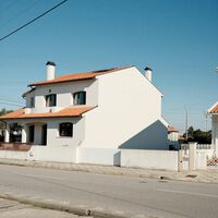 Las paredes, vallas y muros vecinales son fuentes habituales de conflictos. Qué dice la Ley sobre su mantenimiento y reforma