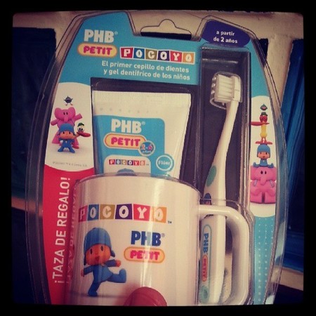 PHB y Pocoyó cuidan la salud bucodental de los peques con un divertido kit de cepillado