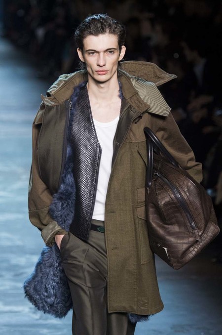 Haider Ackermann debuta al frente de Berluti por todo lo alto en París