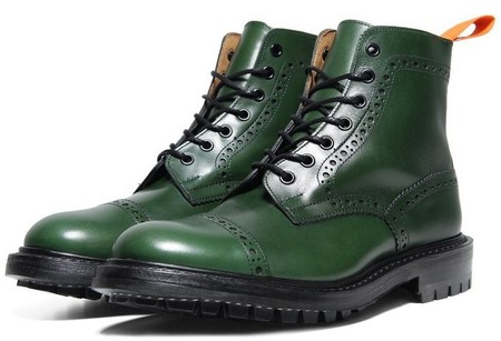 Junya Watanabe presenta las Tricker's en verde botella