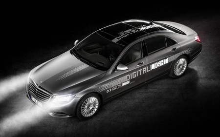 Mercedes Digital Light
