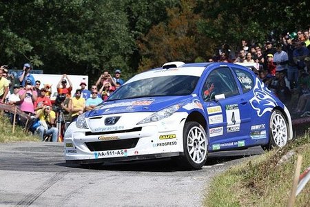Xevi Pons se lleva la victoria tras una encarnizada lucha con Sergio Vallejo