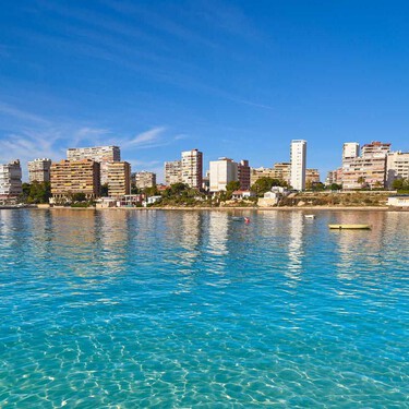 Yacimientos romanos, playas apacibles y una comida exquisita: el pueblo de Alicante para hacer una escapada familiar
