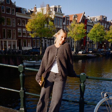 Se acabó el invierno y llega el entretiempo: este es el cárdigan de Lululemon más discreto y suave 