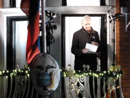 Assange 2013: "El año que viene vamos a estar ocupados. Publicaremos un millón de documentos"