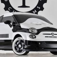 FIAT 500e Stormtrooper ¡todos a bordo del tren de Star Wars!