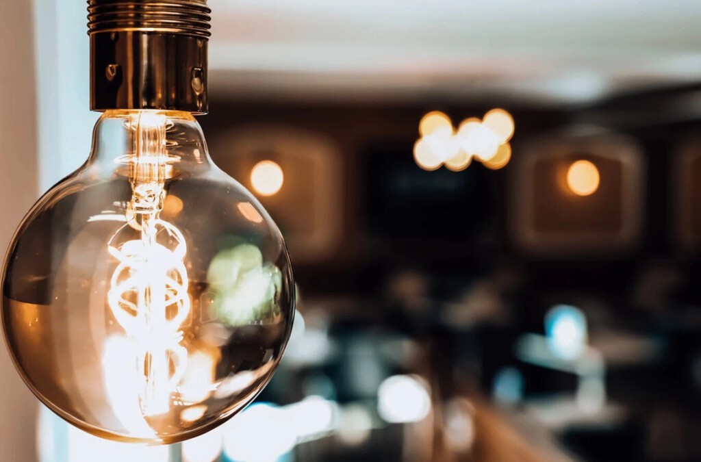 La factura de la luz parece haberse estabilizado, y no son buenas noticias: esto es lo que estábamos pagando hace 3 años 