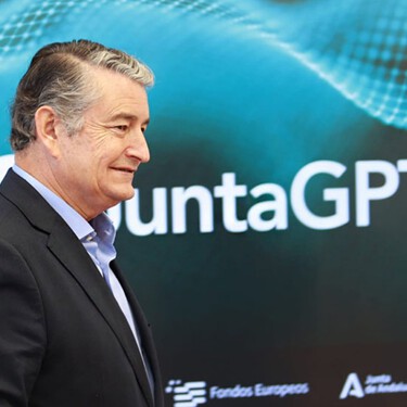 Los españoles llevan décadas peleándose con la lentitud de la burocracia. Andalucía ha creado su propio ChatGPT para arreglarlo