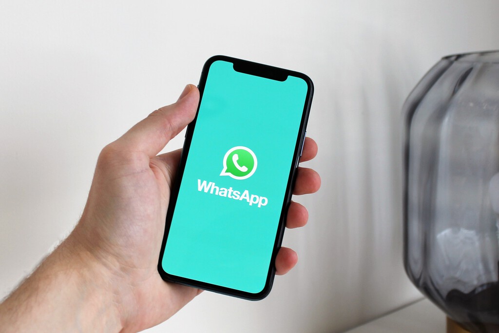 Las copias de seguridad ilimitadas de WhatsApp parecen tener los días contados: adiós al acuerdo entre Facebook y Google