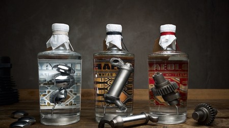 Ya te puedes beber las piezas de alguna Harley Davison de colección en tu gintonic (no, no es broma)