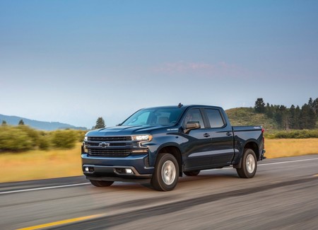 La Chevrolet Silverado de cuatro cilindros gasta más gasolina que la V8