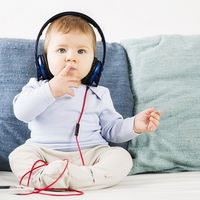 Pon música en la vida de tus hijos: nueve beneficios de la música en bebés y niños