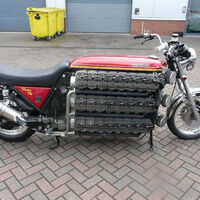 Esta Kawasaki es lo más loco que te puedes encontrar por la calle: tiene 4.200 cc y ¡48 cilindros!