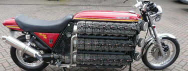 Esta Kawasaki es lo más loco que te puedes encontrar por la calle: tiene 4.200 cc y ¡48 cilindros!