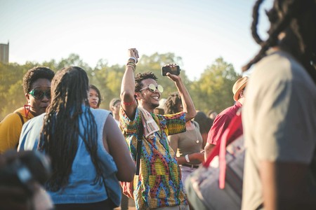 Veinte piezas y accesorios para armar el perfecto look de festival este verano