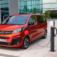 La nueva Opel Zafira-e Life es una furgoneta eléctrica con tres tamaños y hasta 330 km de autonomía, desde 52.708 euros