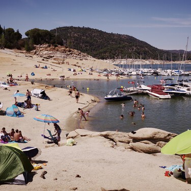 En Madrid huimos de la ola de calor visitando cuatro "playas" con piscinas naturales. Una de ellas hasta tiene Bandera Azul