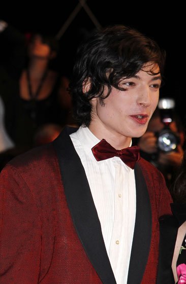 Ezra Miller y su mezcla de estilos en el Festival de Cannes