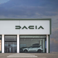 Dacia vino, vio y venció con coches baratos. Ahora va a por Kia y Toyota con una garantía de siete años, y no solo para los modelos nuevos