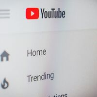 O fim dos reacts pode estar próximo: vídeos de reação no YouTube correm riscos de processos judiciais por uso indevido de imagens 