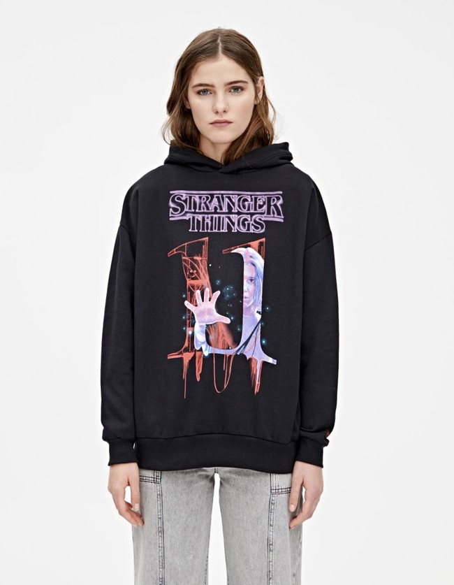 Las sudaderas de Pull & Bear son perfectas para estar por casa y desprender estilo sal al Las sudaderas de Pull & Bear son perfectas para estar por casa y desprender estilo sal al