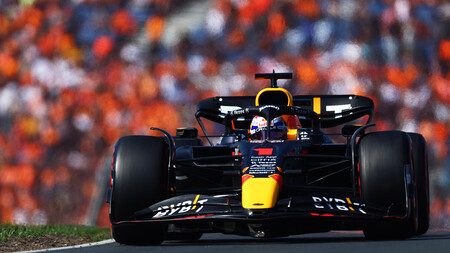 Max Verstappen desata la locura en Zandvoort levantándole la pole a Charles Leclerc por 21 milésimas