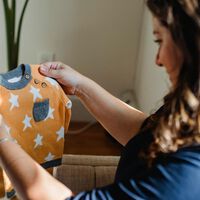 La primera ropita que le compras a tu bebé antes de nacer (y empiezas a hacerlo realidad) 